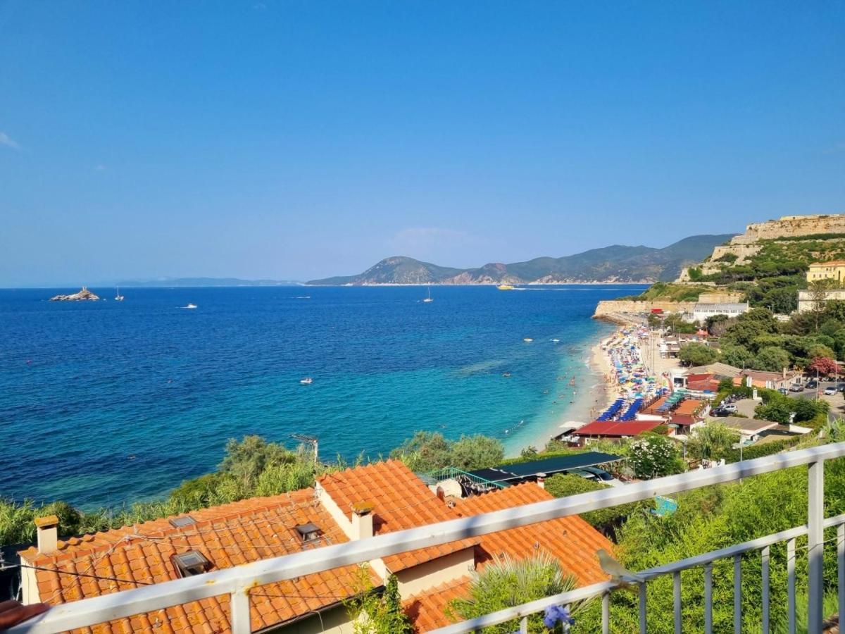 Appartamenti La Terrazza Sulle Ghiaie - Goelba 费拉约港 外观 照片