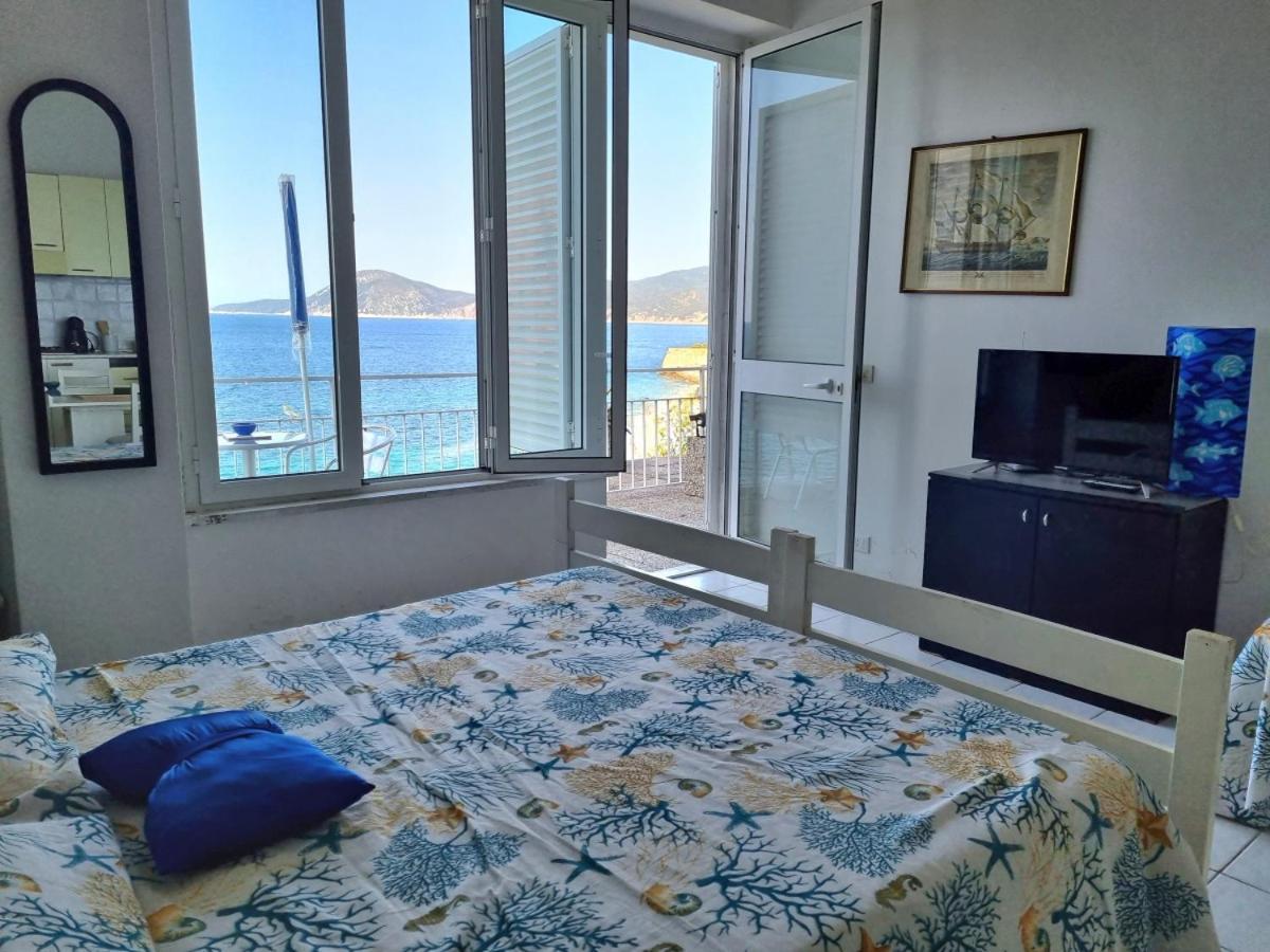 Appartamenti La Terrazza Sulle Ghiaie - Goelba 费拉约港 外观 照片