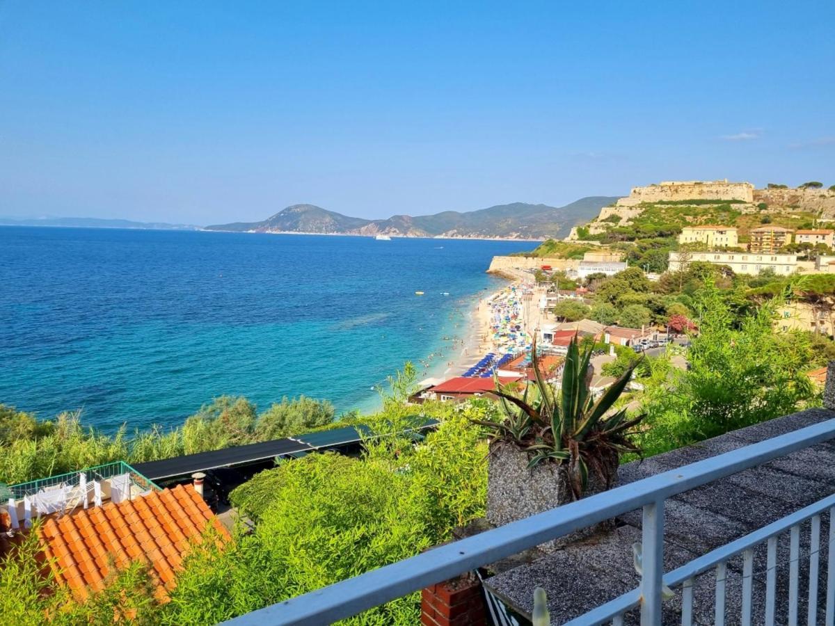 Appartamenti La Terrazza Sulle Ghiaie - Goelba 费拉约港 外观 照片