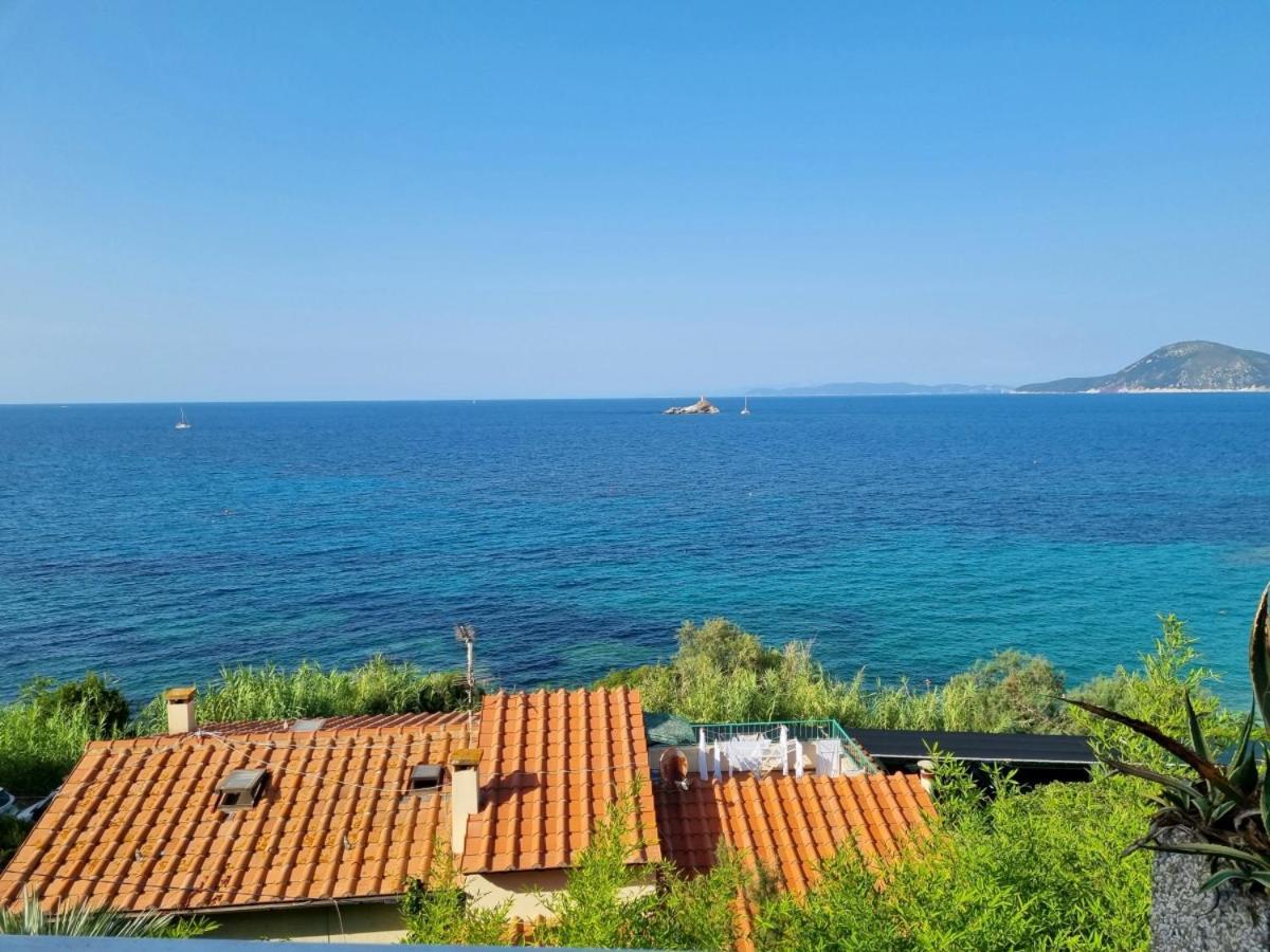 Appartamenti La Terrazza Sulle Ghiaie - Goelba 费拉约港 外观 照片