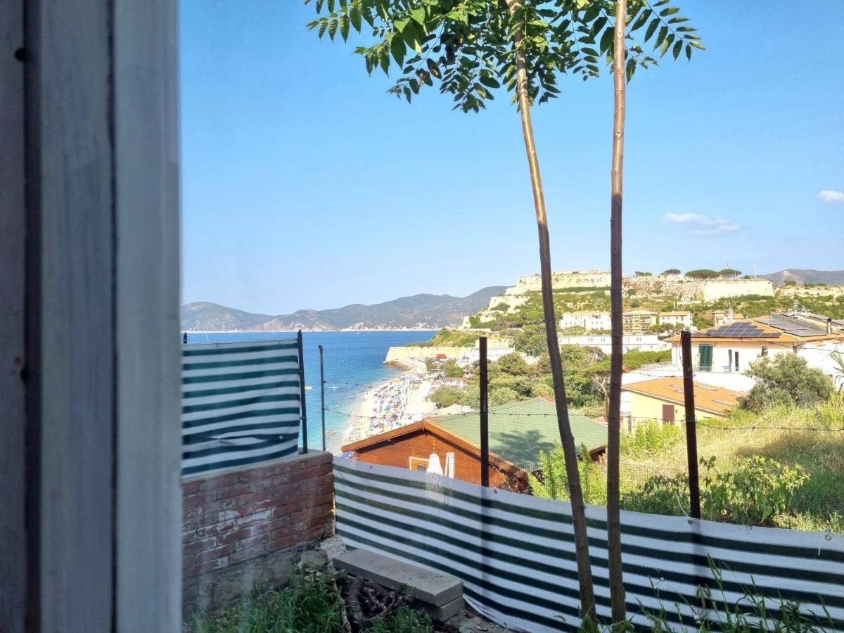 Appartamenti La Terrazza Sulle Ghiaie - Goelba 费拉约港 外观 照片
