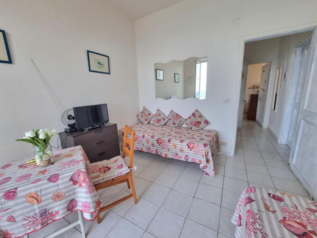 Appartamenti La Terrazza Sulle Ghiaie - Goelba 费拉约港 客房 照片