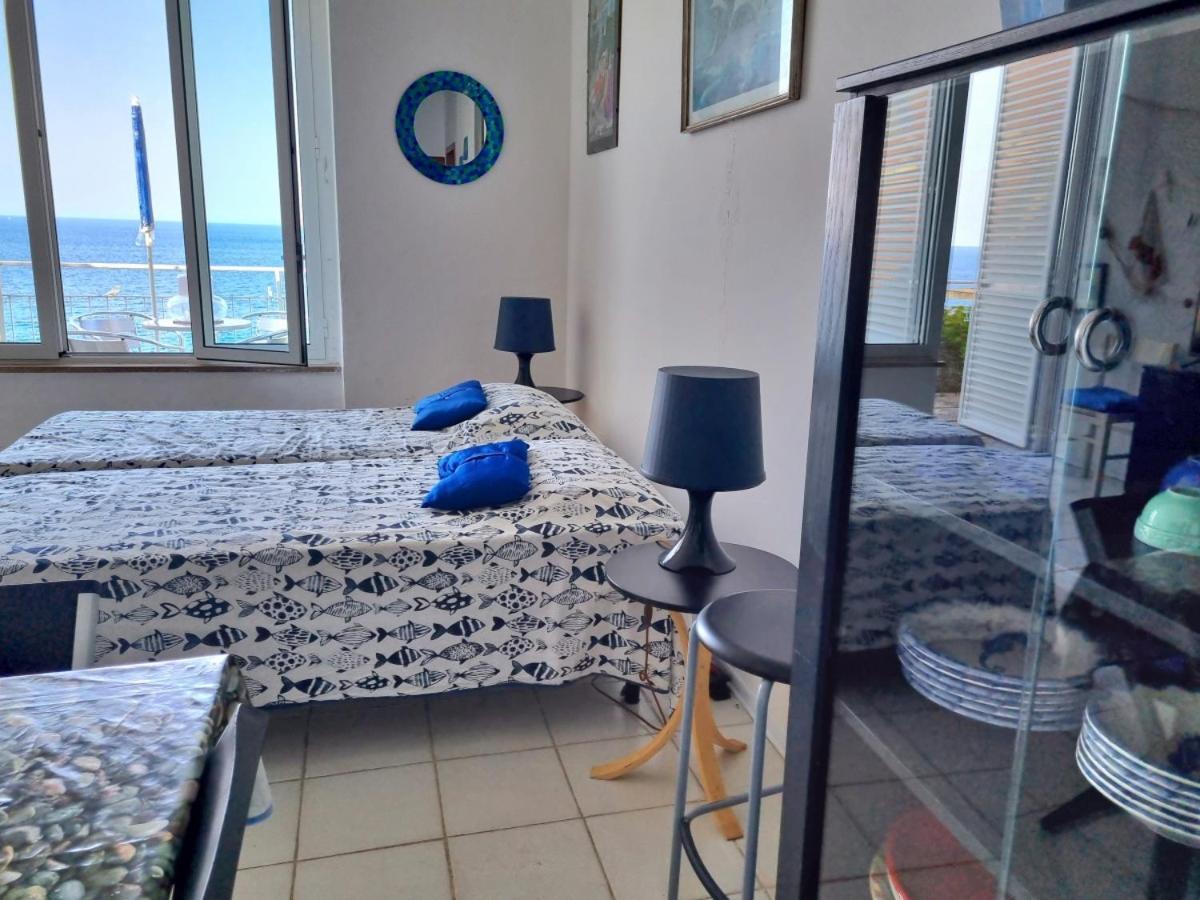 Appartamenti La Terrazza Sulle Ghiaie - Goelba 费拉约港 客房 照片